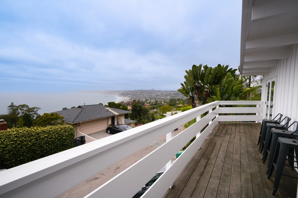 The creator of Lincoln Logs built a house in La Jolla. It’s for sale for $4.5M – San Diego Union-Tribune