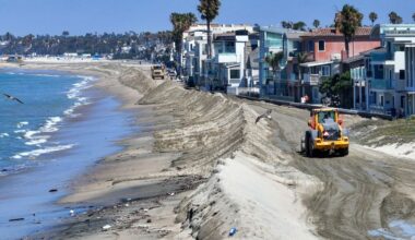 Beach loss worries heightened as big waves, king tides batter Southern California coast – Orange County Register