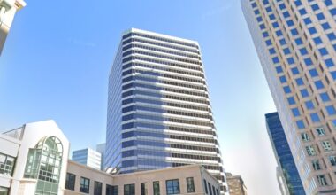 Landmark Oakland office tower is foreclosed as market weakness widens