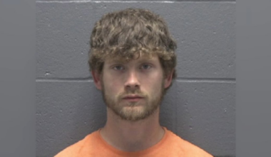 Winslow man arrested after hitting multiple parked cars in Oakland City