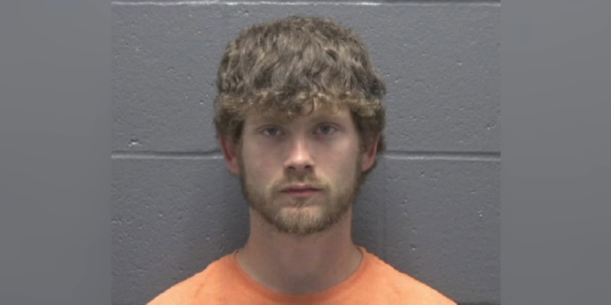 Winslow man arrested after hitting multiple parked cars in Oakland City
