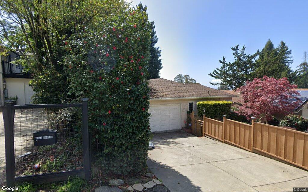 Burton Dr. 2863 - Google Street View