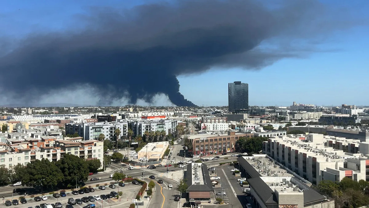 Smoke from Boyle Heights fire to continue impacting SoCal Monday