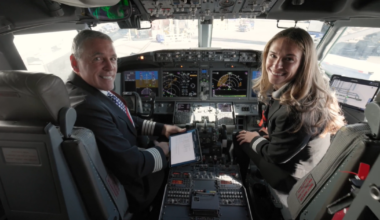 Southwest Airlines captain makes heartwarming final flight to Oakland with his daughter as co-pilot