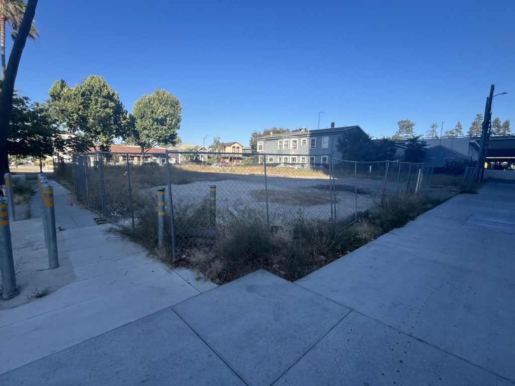 San Jose housing tower remains unbuilt, instead becomes blighted site