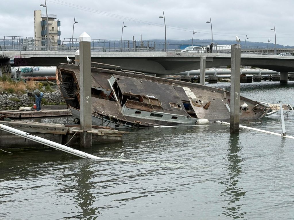 Oakland Estuary citiations of illegal boating vessels begins
