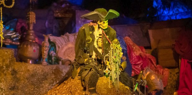 The frozen skeleton with a fist full of jewels and pearls in Scene 11 prior to the next-gen transformation on the Pirates of the Caribbean at Disneyland. (Courtesy of Disney via the official Walt Disney Imagineering YouTube channel)