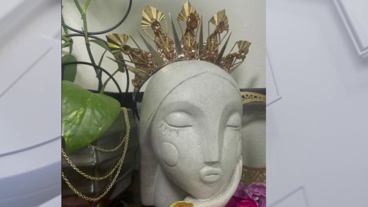 Bid on a 1920s Art Deco costume piece, support SF Shakespeare Festival, then watch it come to life on stage