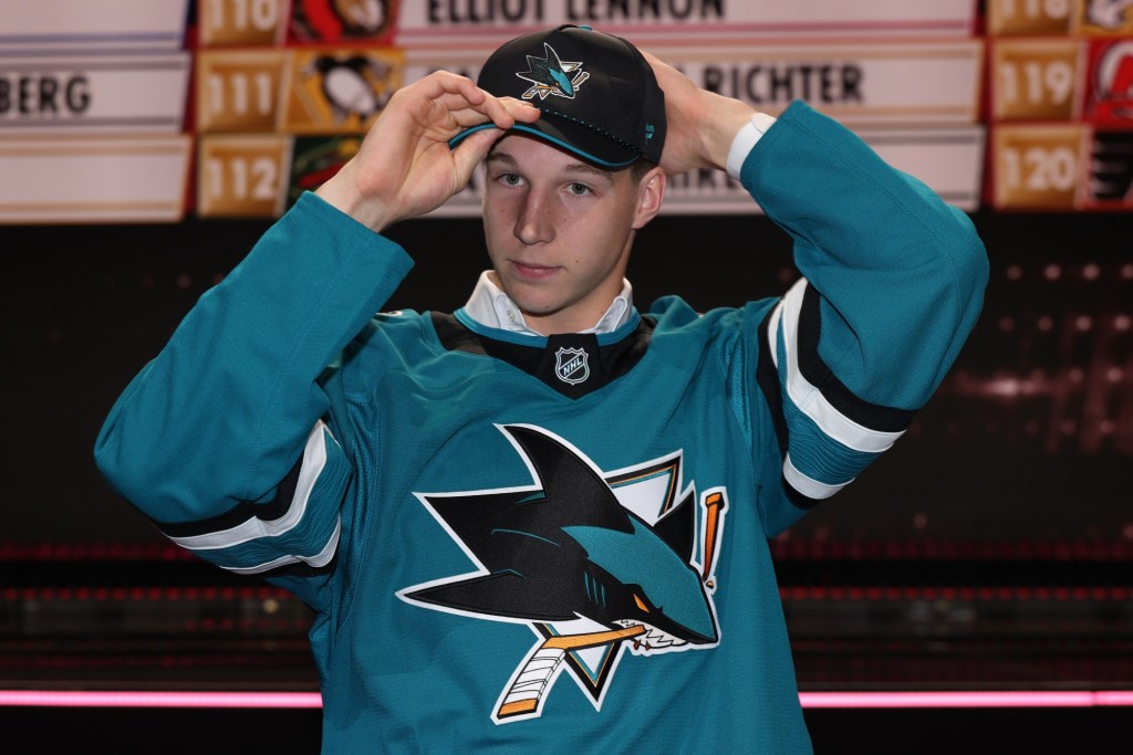 San Jose Sharks select a 7-foot defenseman in the 7th round — the tallest player ever drafted into the NHL – Chicago Tribune