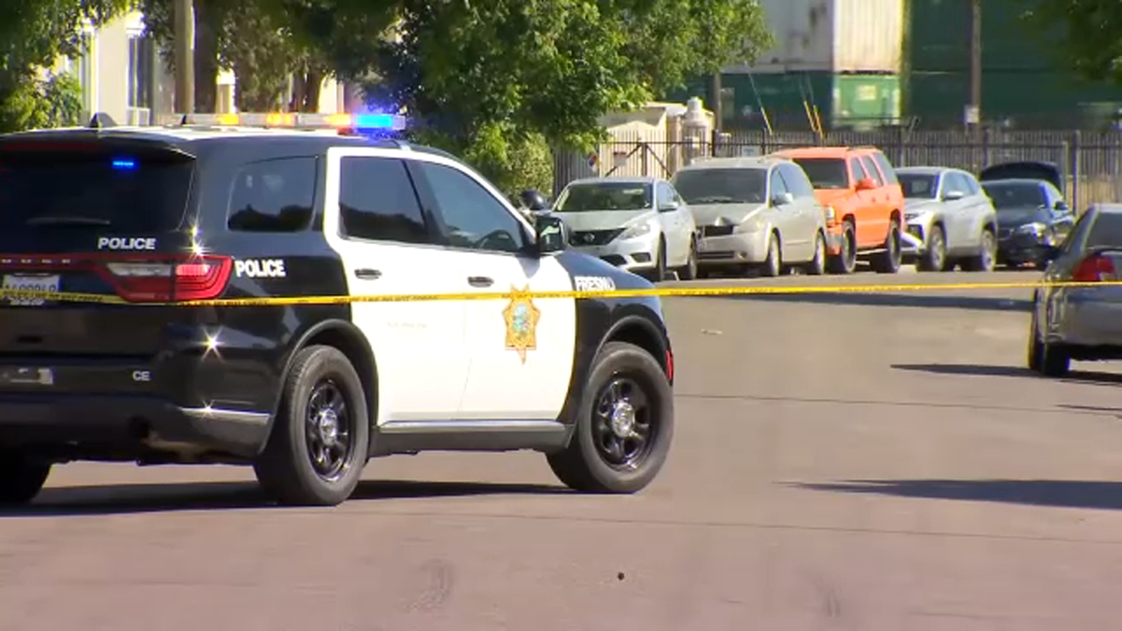 Man hospitalized after being shot at apartment complex in Central Fresno, police say