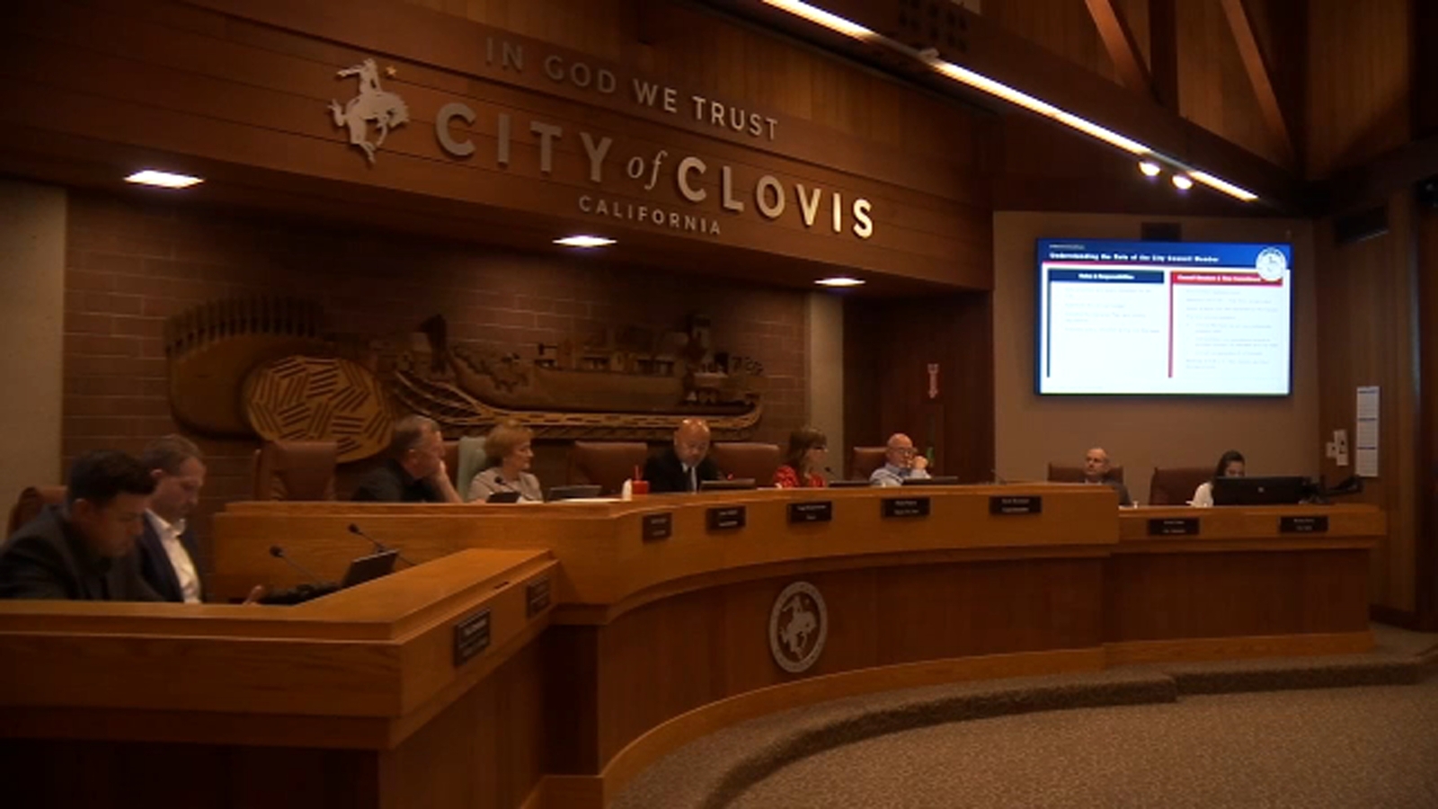 Clovis City Council members vote against pay increase
