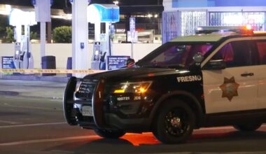 1 hospitalized after stabbing in central Fresno, police say