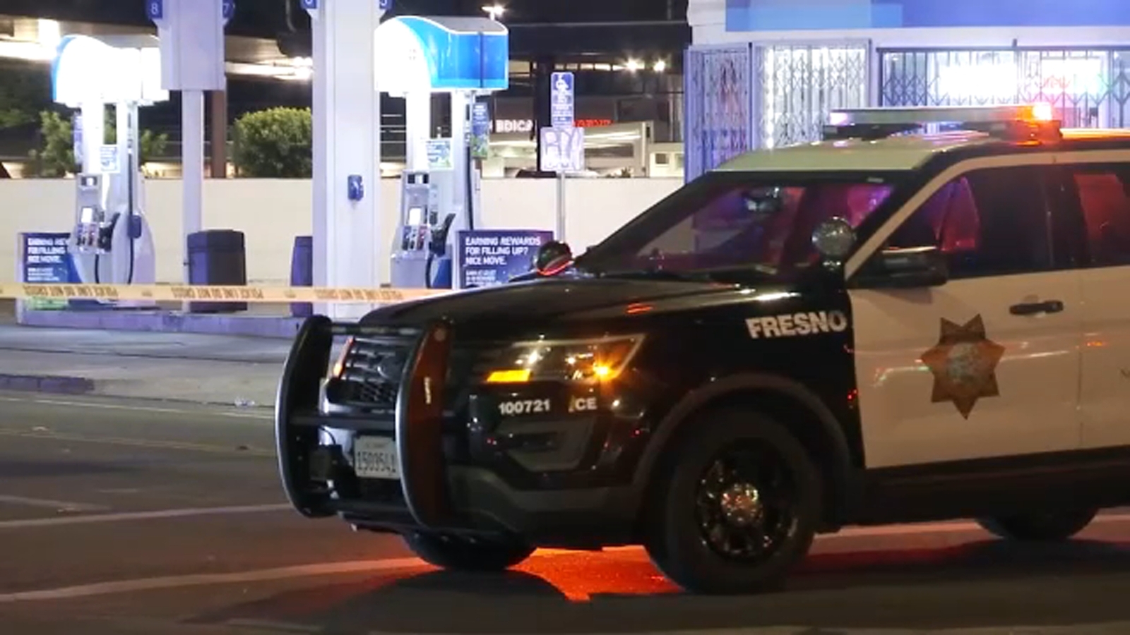 1 hospitalized after stabbing in central Fresno, police say