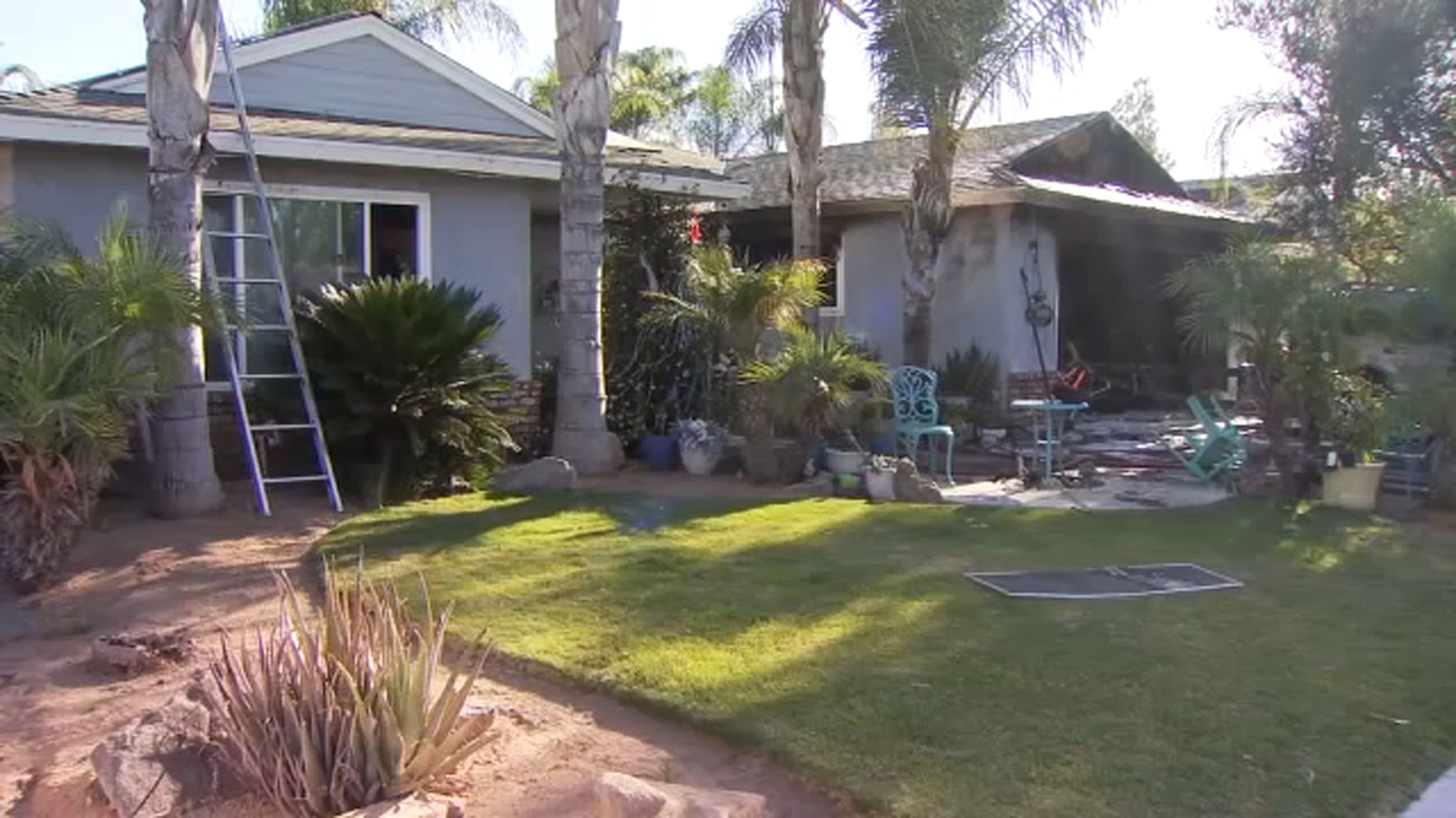 4 displaced after house fire in northwest Fresno, officials say