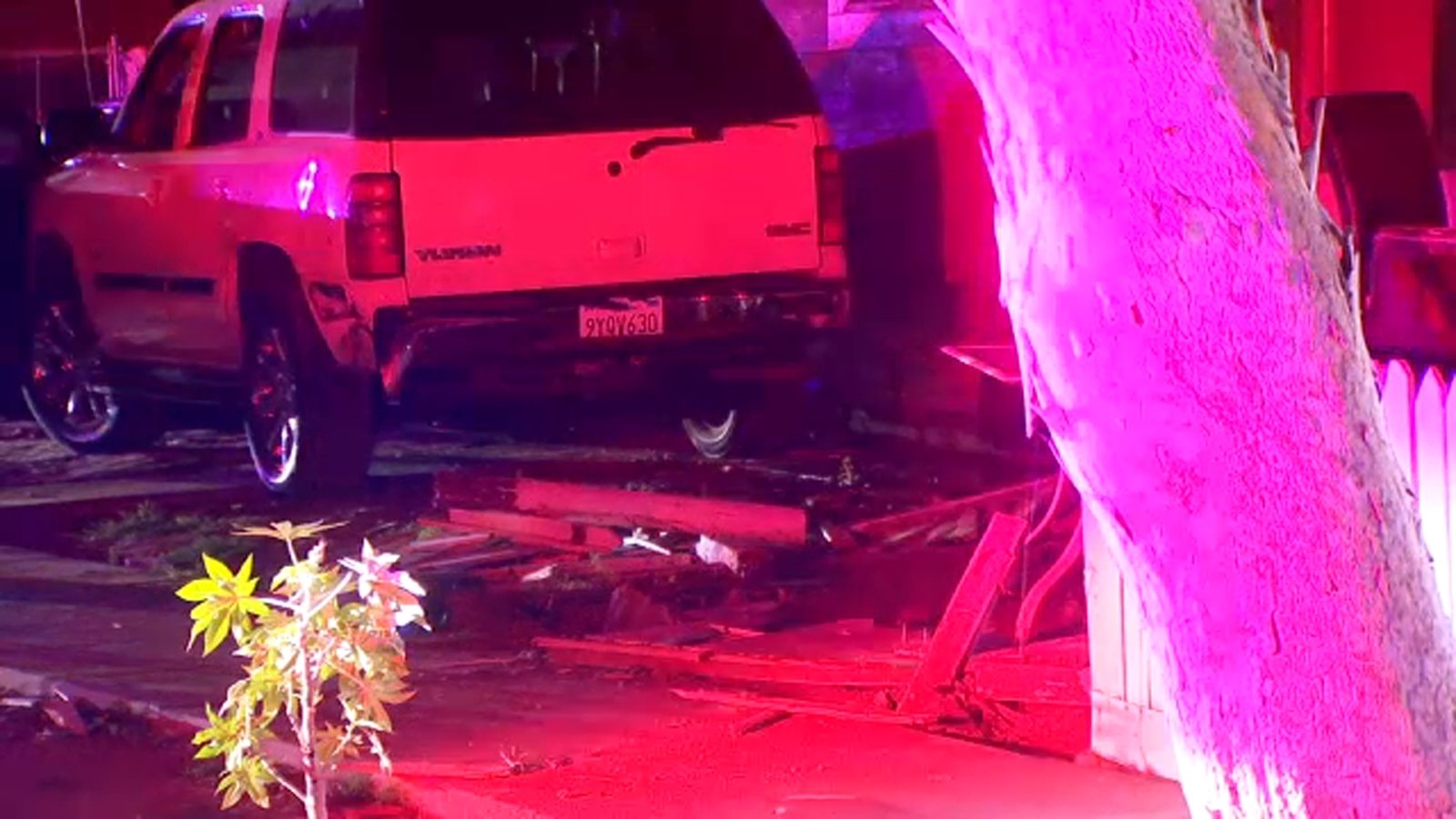 Suspect escapes multiple times during chase before crashing into southwest Fresno home, police say