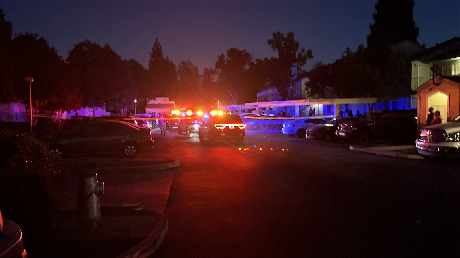 Person found with gunshot wound at NW Fresno apartment complex, police say
