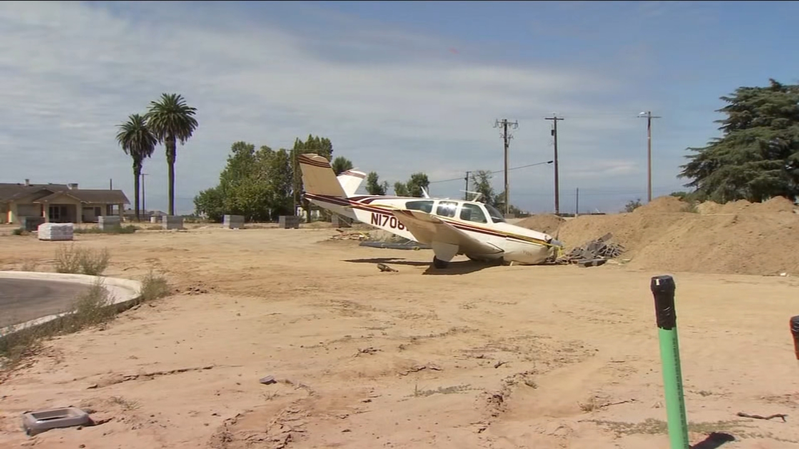 Pilot makes emergency landing near Kingsburg, sustains minor injuries
