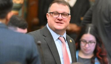 House speaker threatens budget over impasse with Senate Dems – The Oakland Press