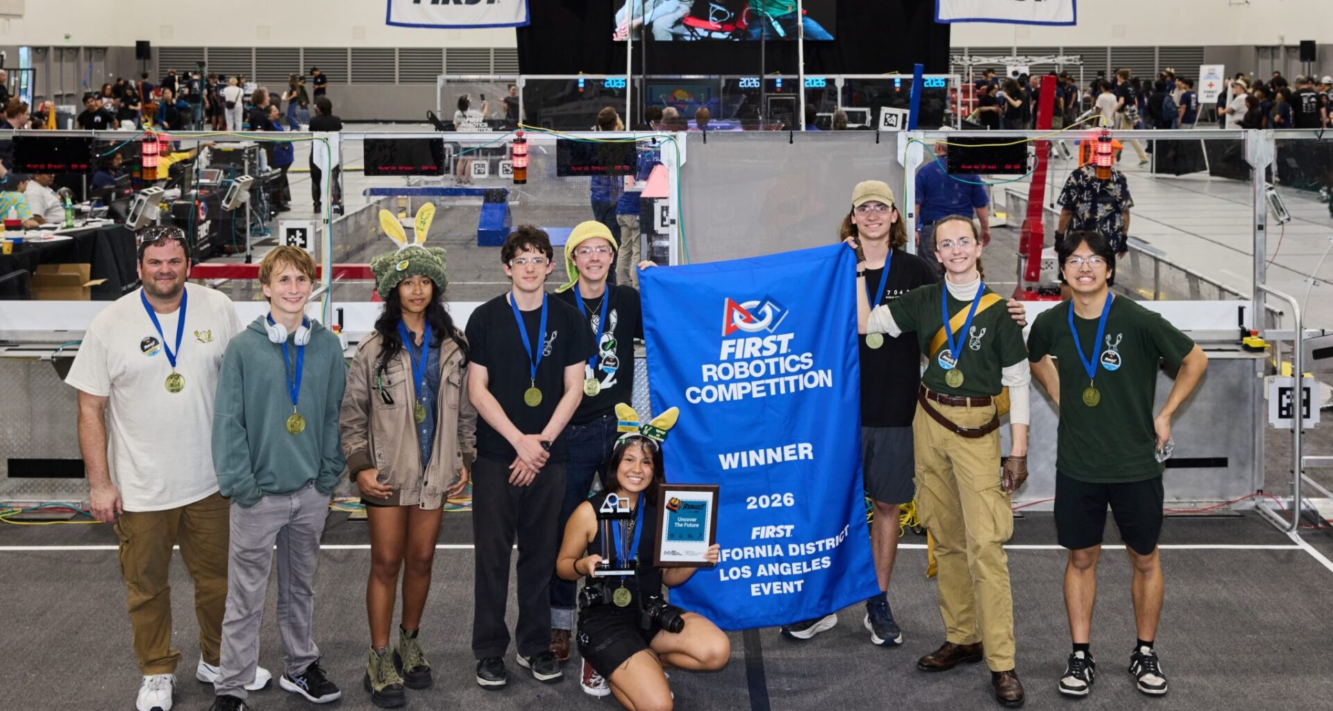 FEATURE: Long Beach Poly Rabbotics Finds Secret to Success in Tight-Knit Connection – The562.org
