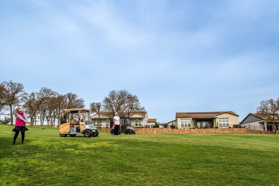 Sacramento grand jury: Country club hasn’t paid to water its grass for decades