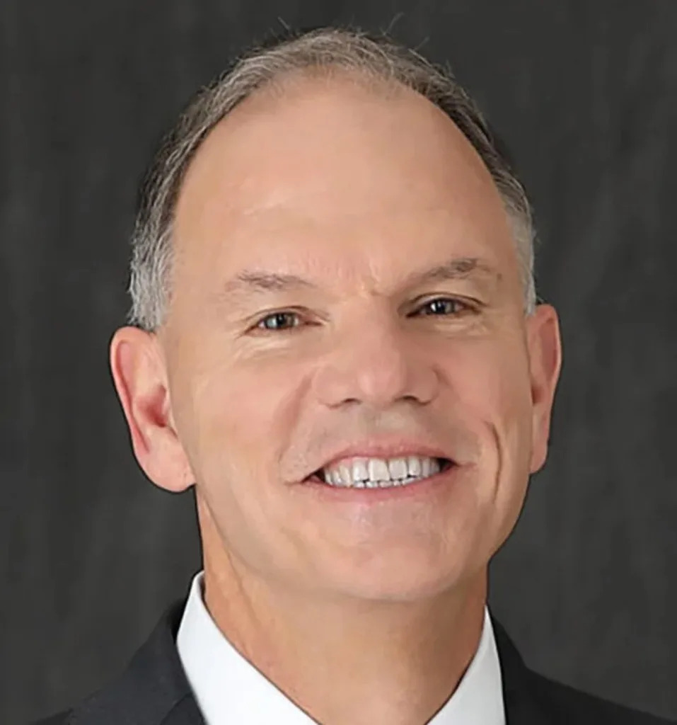The move will make sure Garret dodges a vote of no confidence Marshall faculty had scheduled for July. USC