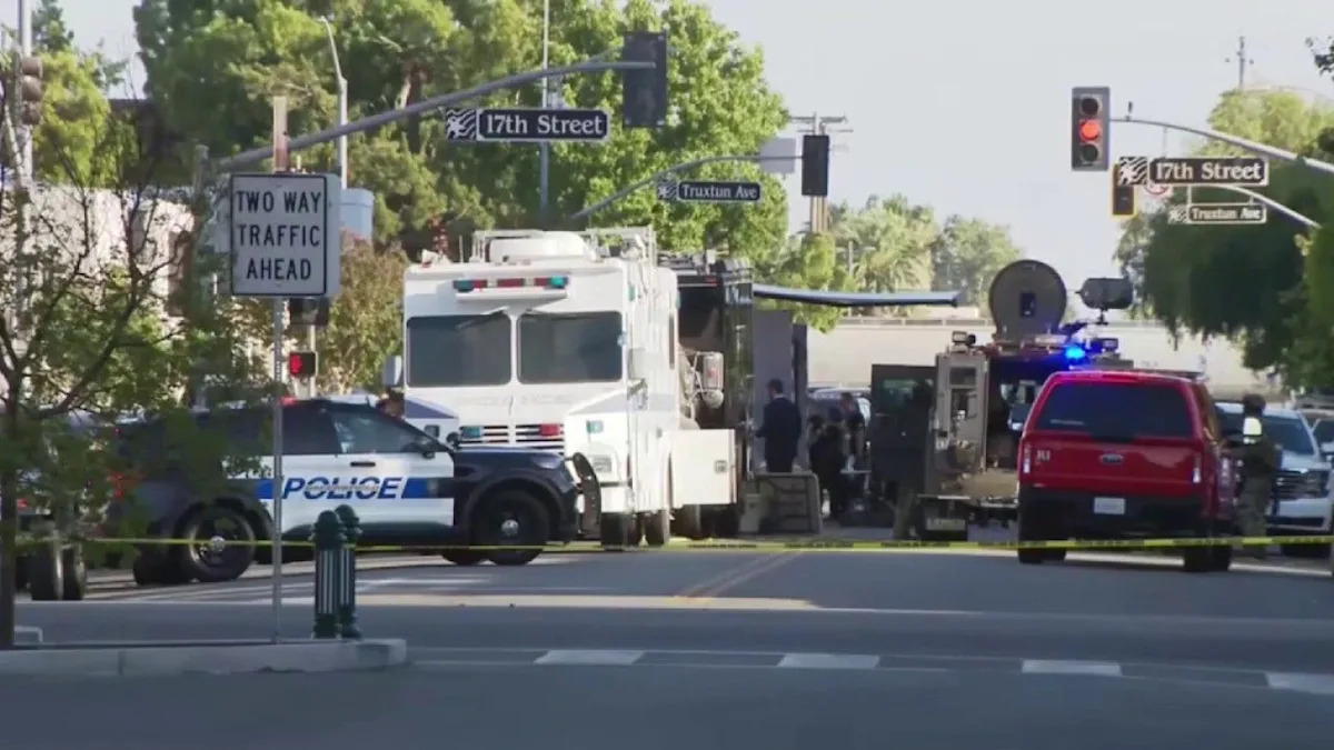 Bakersfield hostage suspect killed by FBI; all hostages rescued safe