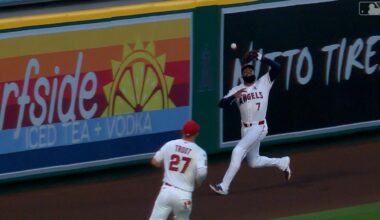 Watch a fly ball bounce off Angels outfielder Jo Adell’s head for a home run – NBC Los Angeles