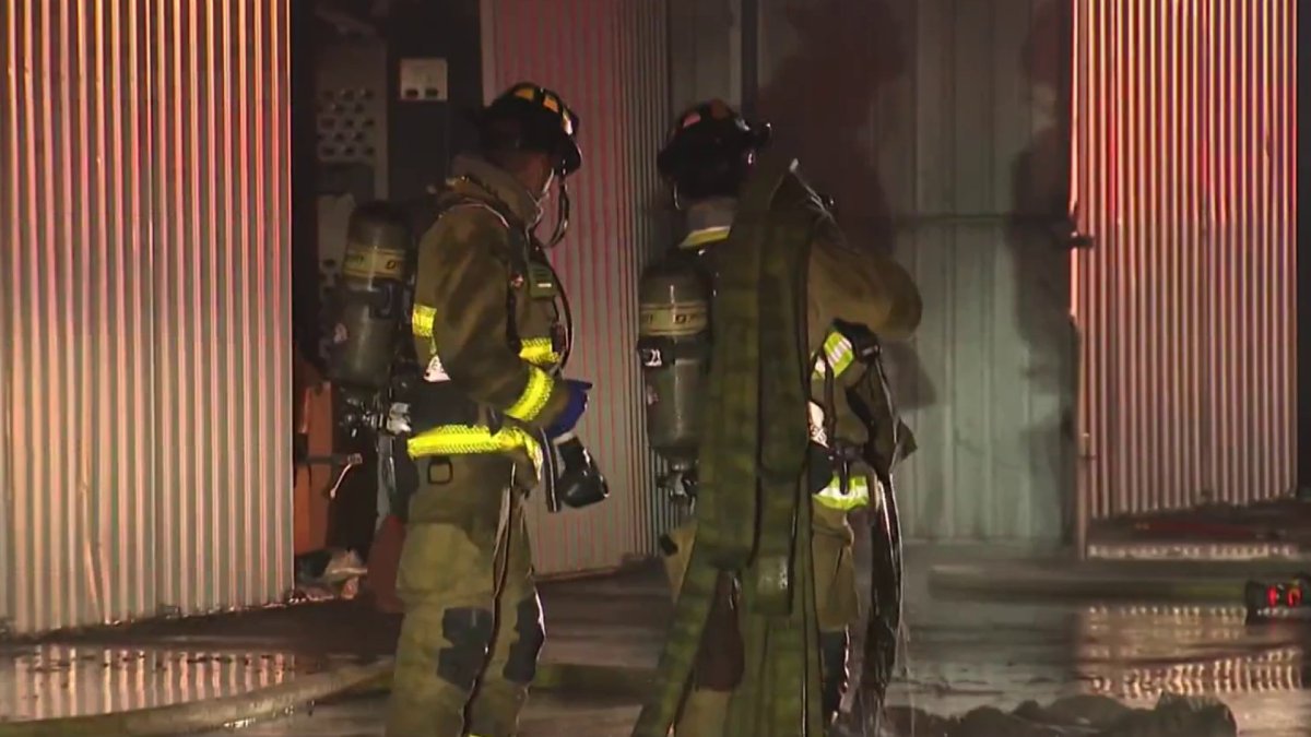 Fire sparks at Montgomery-Gibbs Airport in Kearny Mesa – NBC 7 San Diego