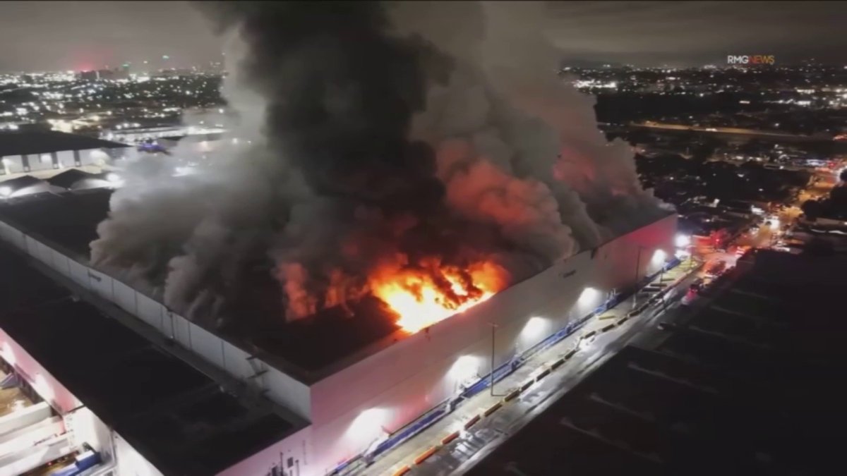 Boyle Heights commercial fire continues to pose difficult firefight – NBC Los Angeles