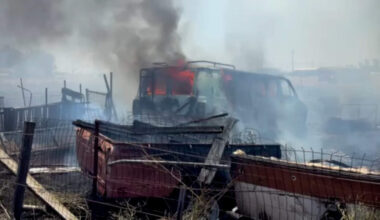 4 outbuildings damaged in south Sacramento grass fire amid tough conditions