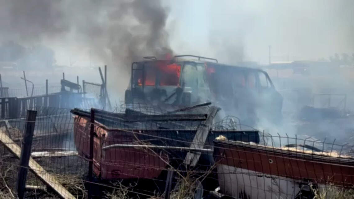 4 outbuildings damaged in south Sacramento grass fire amid tough conditions