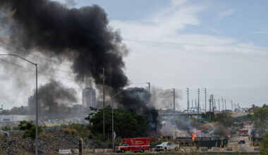 Trash fire along LA River sends large plume of smoke over Long Beach • Long Beach Post News
