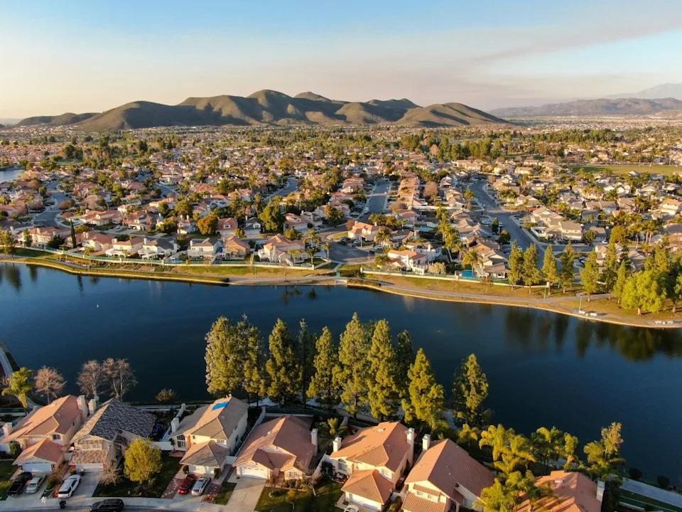 An aerial view of Menifee, in Riverside County. Unwind – stock.adobe.com