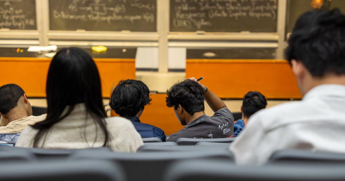 Failing grades soar as professors see greater AI usage, dwindling math skills in UC Berkeley computer science classes | Academics