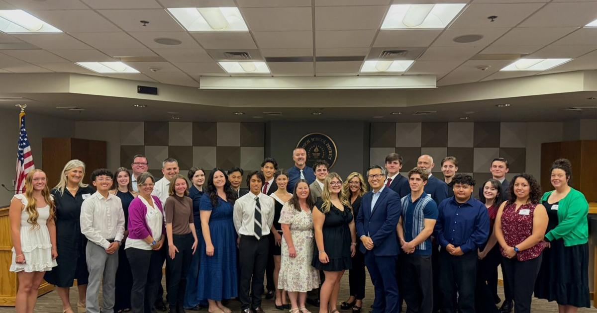 Fong Celebrates Congressional High School Merit Award Winners | News