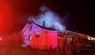 Crews battle house fire in Oakland City | Indiana