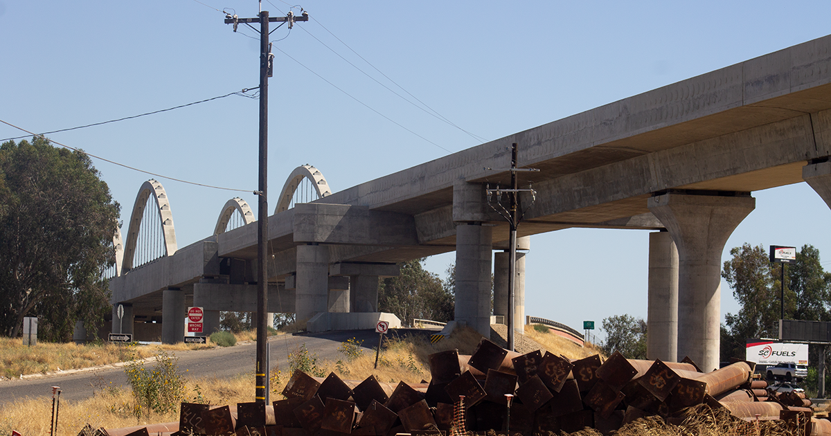 High-speed rail project criticized again after $3.5B contract | California