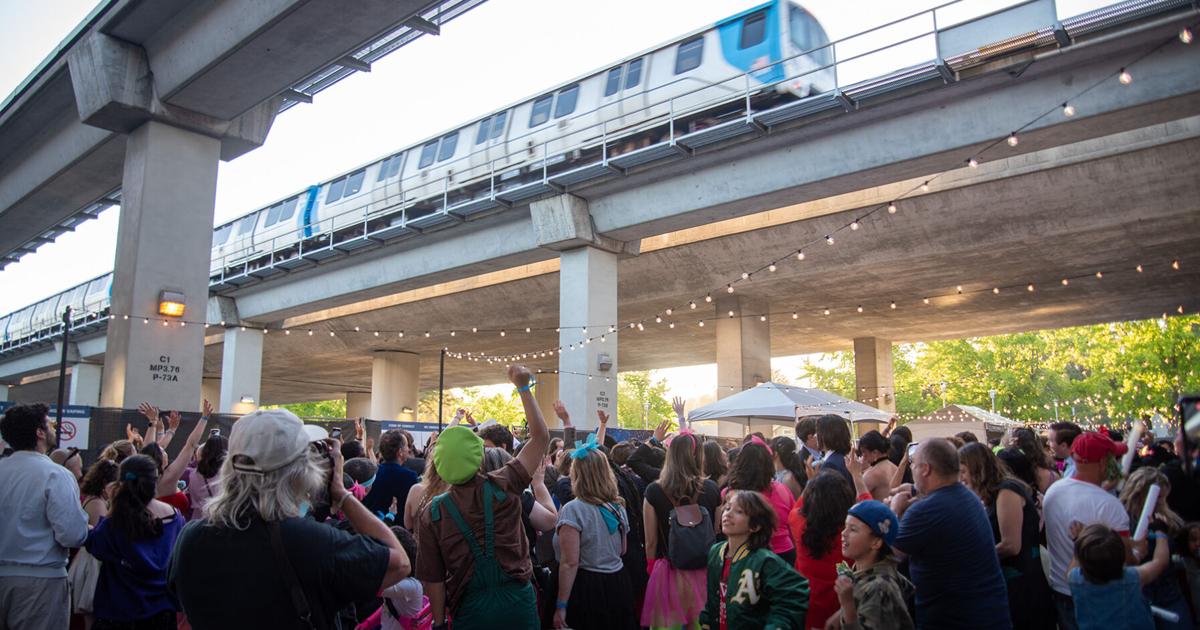 Sold-out BART Prom gets Bay Area moving | Transit