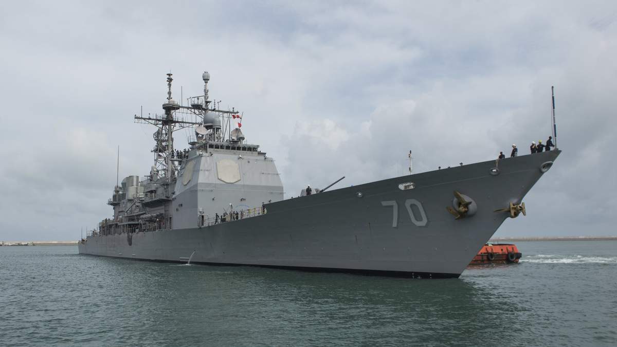 USS Lake Erie Returns Home
