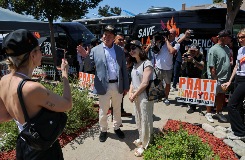 Reality TV personality Spencer Pratt gestures as he holds a community event while campaigning for mayor of Los Angeles before the upcoming primary election in Los Angeles, California, U.S., May 31, 2026.