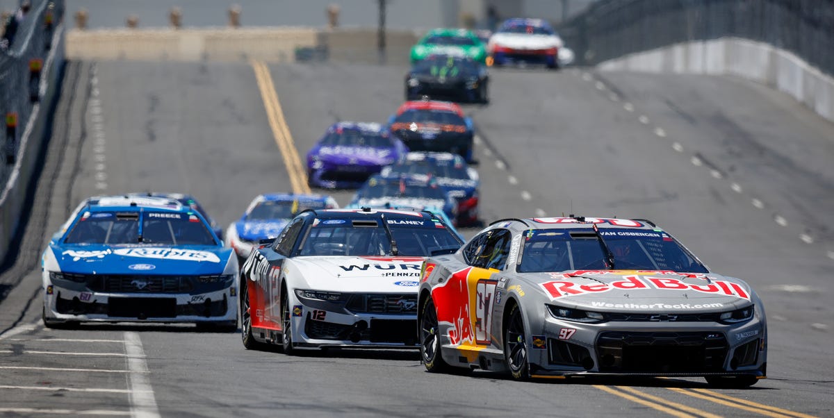 NASCAR San Diego Notebook: SVG Falls Below Cutline as Hamlin Closes on Reddick