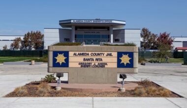 Oakland murder suspect dies in Santa Rita Jail cell