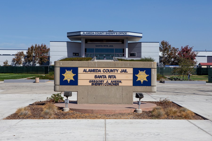 Oakland murder suspect dies in Santa Rita Jail cell
