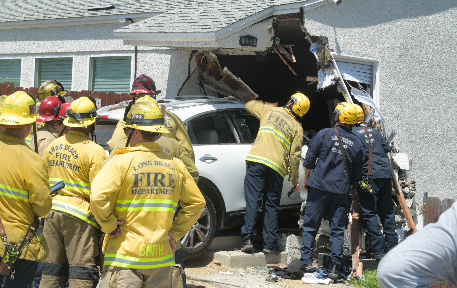 3 hurt when car crashes into North Long Beach home • Long Beach Post News