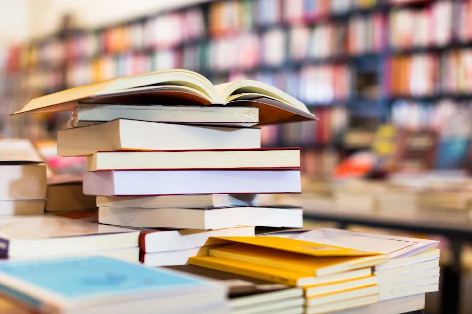 Professors reported making adjustments to weekly reading assignments. caftor – stock.adobe.com