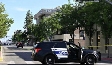 Man barricades himself inside Bakersfield Chase Bank after reported bomb threat, police say