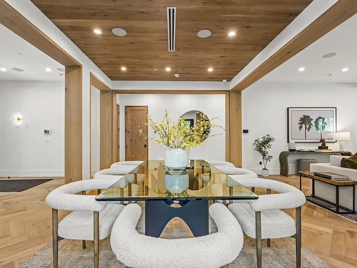 0629-Peta-Murgatroyd-and-Maks-Chmerkovskiy-Lists-L.A.-Home-For-Rent-Sub2