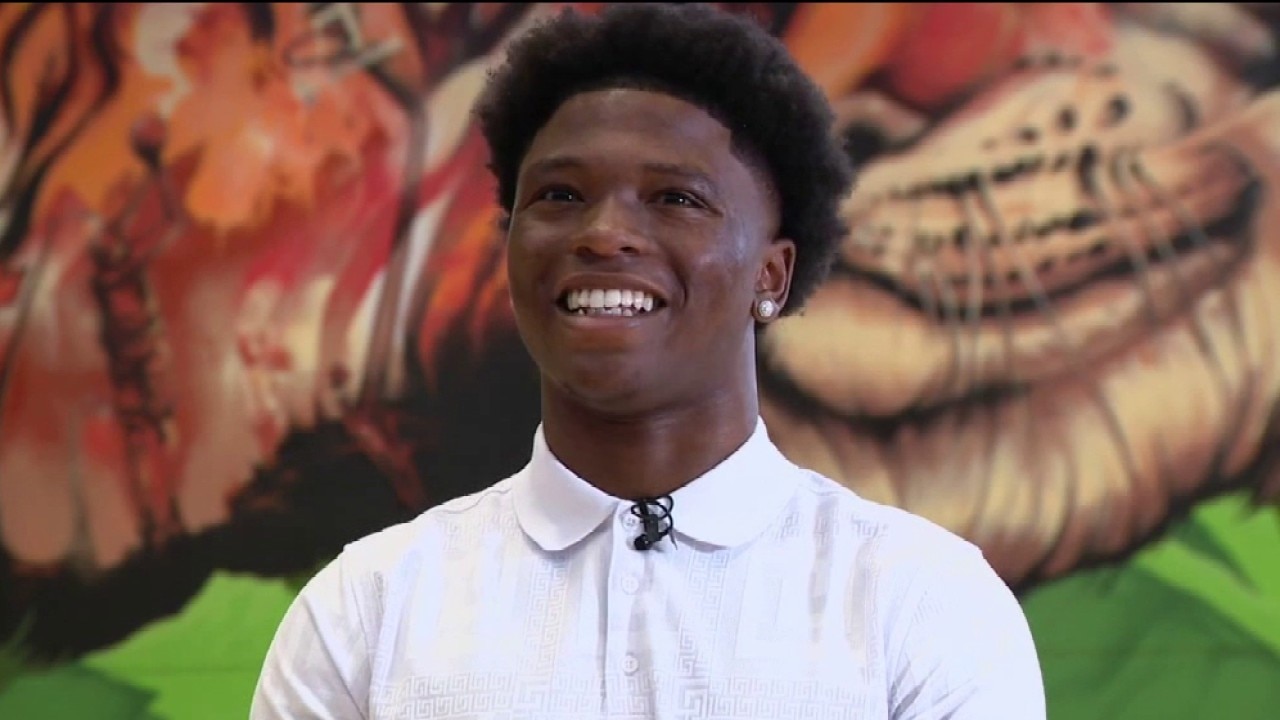 East Oakland teen celebrated for 31 college acceptances