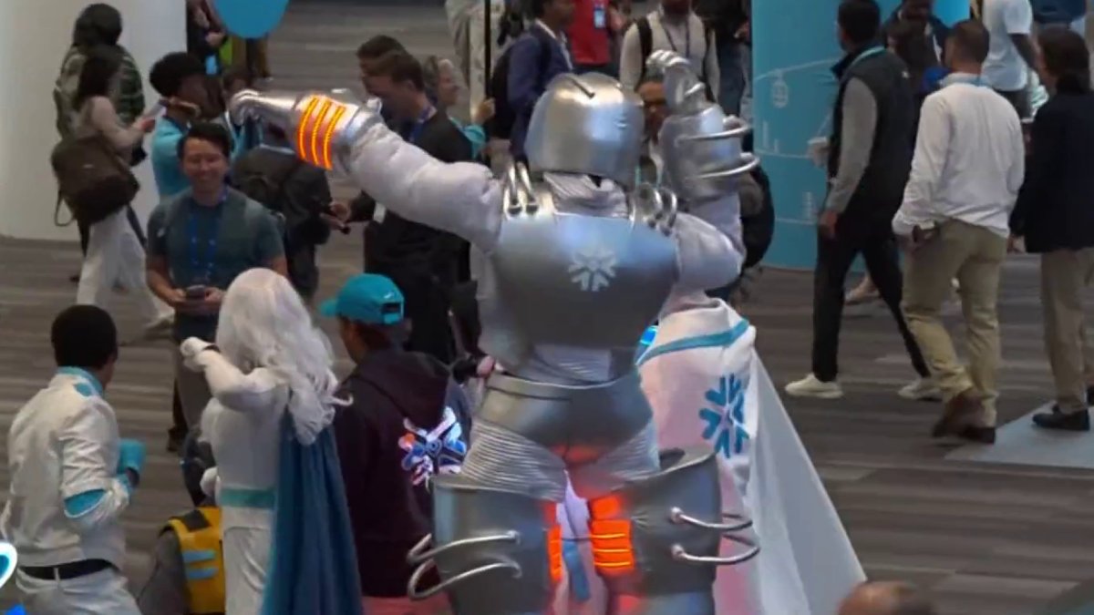 Thousands attend Snowflake Summit in San Francisco – NBC Bay Area