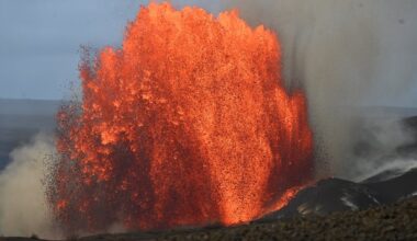 Hawaii’s Kilauea volcano sets record for lava fountaining episodes – NBC Los Angeles